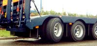 Особенностью пневмоподвески является возможность регулирования высоты расположения рамы относительно дороги и при необходимости вывешивания (при незагруженном состоянии) части колес