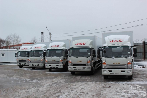 Пять грузовиков JAC N-120