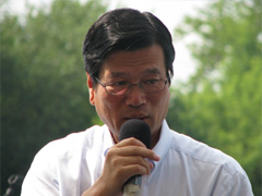 Господин Йошиуки Окаи, генеральный менеджер международного отдела Komatsu Utility