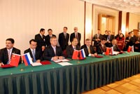 В конце октября 2008 года состоялся официальный визит в Россию господина У Вэнь Вэнь - президента компании Higer, одного из лидеров по производству автобусов в Китае.